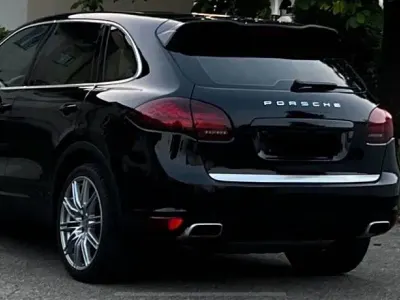 Gebraucht Porsche Cayenne 245 PS (180 kW) 2012 Schwarz SUV