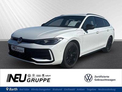 Second-hand VW Passat R-line 177 CP (130 kW) 2024 Alb Break