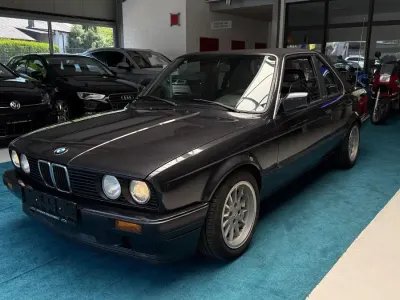 Gebraucht BMW 316 Sport Line 99 PS (72 kW) 1989 Schwarz Cabrio