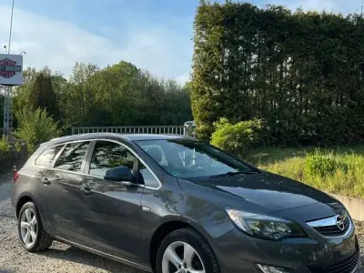 Usata Opel Astra Sport 116 CV (85 kW) 2011 Grigio Station wagon