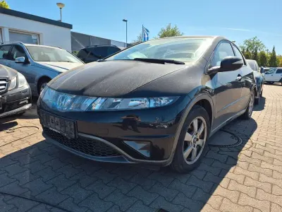 Begagnad Honda Civic 99 HK (72 kW) 2009 Svart Sedan