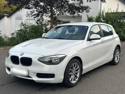Gebraucht BMW 114 Sport Line 102 PS (75 kW) 2014 Weiß Kleinwagen