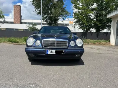 Gebraucht Mercedes E240 Elegance 170 PS (125 kW) 1998 Blau Limousine