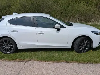 Gebraucht Mazda 3 Sports-Line 120 PS (88 kW) 2018 Weiß Limousine