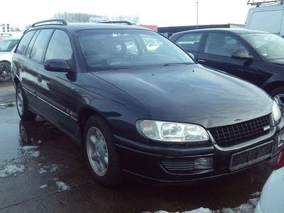 Schwarz Gebraucht 1995 Opel Omega Limousine | 1.980 €