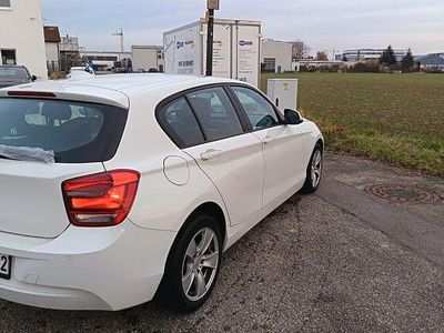 Gebraucht BMW 116 136 PS (100 kW) 2011 Weiß Kleinwagen