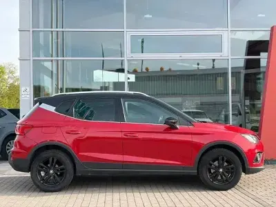 Używany Seat Arona FR 116 KM (85 kW) 2018 Czerwony SUV