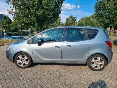 Gebraucht Opel Meriva 101 PS (74 kW) 2011 Grau Van / Kleinbus