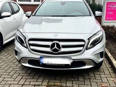Mercedes GLA220