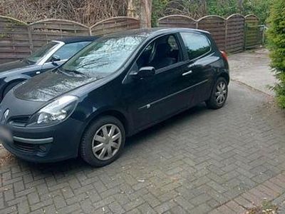 Second-hand Renault Clio III 74 CP (54 kW) 2008 Negru Berlinǎ