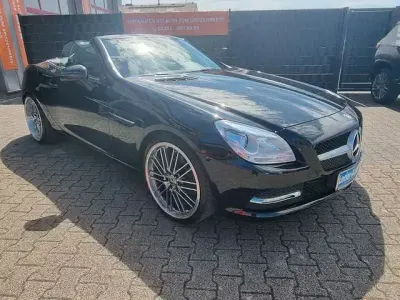 Second-hand Mercedes SLK200 184 CP (135 kW) 2012 Negru Cabrio