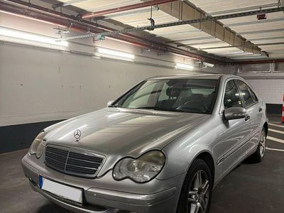 Usata Mercedes C180 Classic 143 CV (105 kW) 2002 Argento Berlina