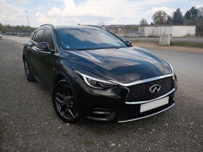 Gebraucht Infiniti Q30 Sport Tech 211 PS (155 kW) 2017 Schwarz Limousine