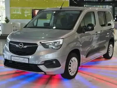 Gebraucht Opel Combo Life Elegance 131 PS (96 kW) 2023 Silber Van / Kleinbus
