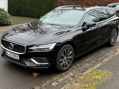 Gebraucht Volvo V60 Plus 349 PS (256 kW) 2023 Schwarz Kombi