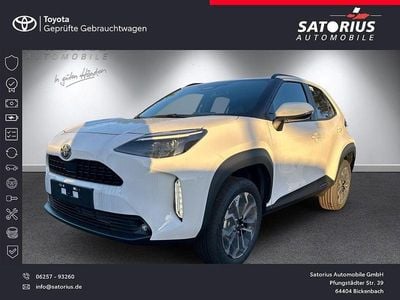 Weiß Neu 2025 Toyota Yaris Hybrid Limousine | 27.990 € (Fairer Preis)