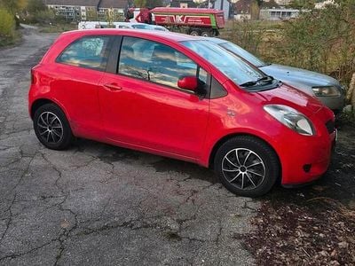 Brugt Toyota Yaris 87 HK (63 kW) 2006 Rød Hatchback