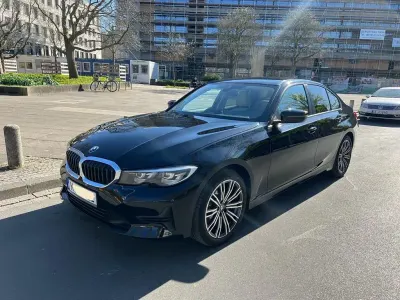 Gebraucht BMW 318 Sport Line 150 PS (110 kW) 2019 Schwarz Limousine