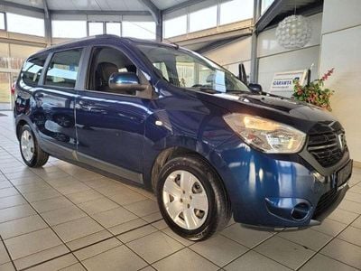 Kosmosblaumetallic Gebraucht 2017 Dacia Lodgy Comfort Van / Kleinbus | 9.390 € (Fairer Preis)