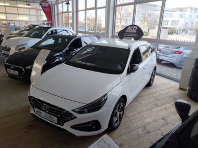 gebraucht Hyundai i30 cw Intro 1.6 CRDi