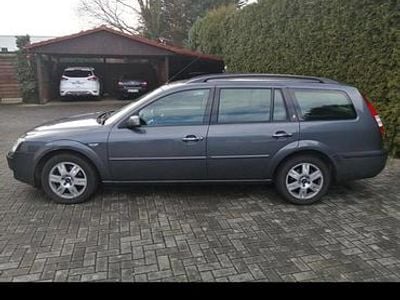 Gebraucht Ford Mondeo 130 PS (95 kW) 2004 Grau Kombi