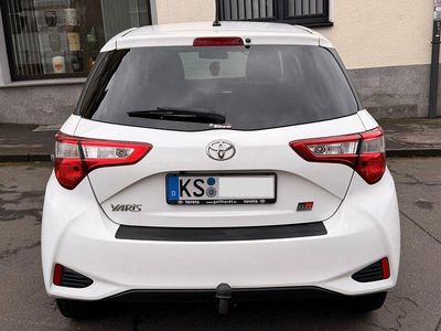 Gebraucht Toyota Yaris Club 111 PS (81 kW) 2019 Weiß Limousine