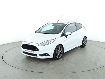 Weiß Gebraucht 2016 Ford Fiesta ST Limousine | 11.460 € (Etwas zu teuer)