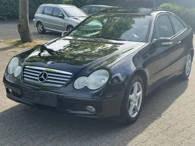 Gebraucht Mercedes C200 163 PS (119 kW) 2001 Schwarz Coupé
