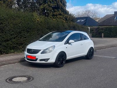 Używany Opel Corsa Color Edition 101 KM (74 kW) 2010 Biały Hatchback