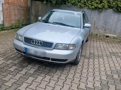 Gebraucht Audi A4 150 PS (110 kW) 1996 Blau Kombi