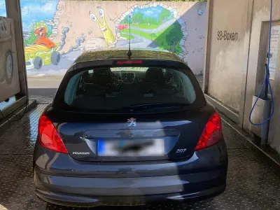 Gebraucht Peugeot 207 95 PS (69 kW) 2009 Schwarz Kleinwagen