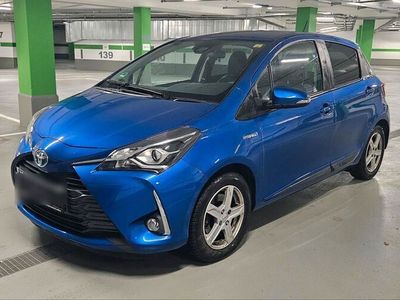 gebraucht Toyota Yaris Hybrid 1,5-l-VVT-i Hybrid CVT Y20 Club Y20 Club