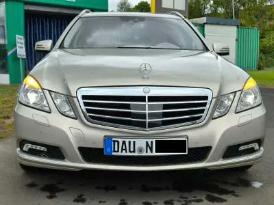 Używany Mercedes E300 Elegance 231 KM (169 kW) 2010 Szary Kombi