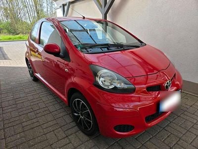 Usata Toyota Aygo 68 CV (50 kW) 2009 Rosso Utilitaria