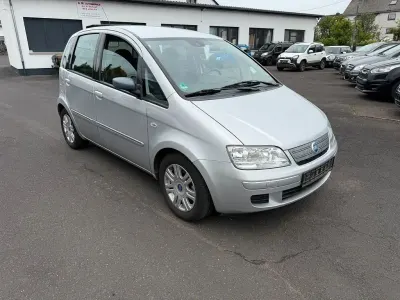Gebraucht Fiat Idea Dynamic 95 PS (69 kW) 2007 Silber Van / Kleinbus