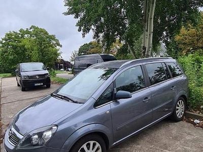 Grau Gebraucht 2006 Opel Zafira Van / Kleinbus | 2.500 € (Guter Preis)