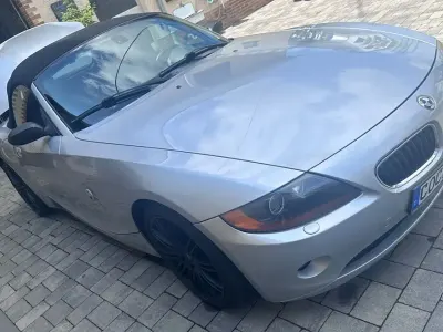 Gebraucht BMW Z4 Sport Line 170 PS (125 kW) 2004 Silber Cabrio