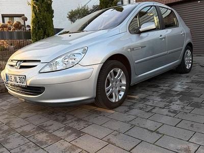 Silber Gebraucht 2005 Peugeot 307 Kleinwagen | 2.850 €