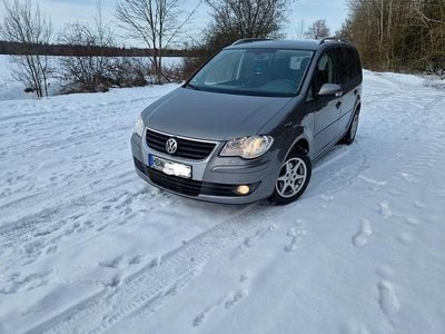 Grau Gebraucht 2009 VW Touran Conceptline Van / Kleinbus | 3.500 € (Guter Preis)