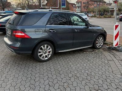 Grau Gebraucht 2012 Mercedes ML350 SUV | 17.000 € (Guter Preis)