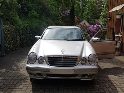 Mercedes E200