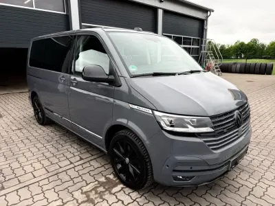 Używany VW Multivan 204 KM (150 kW) 2023 Szary Minivan