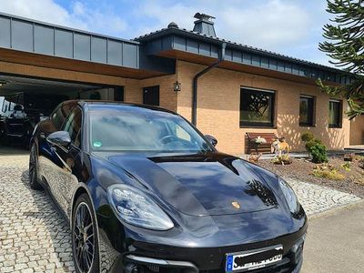Porsche Panamera 4