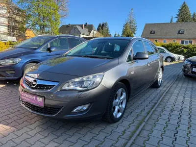 Second-hand Opel Astra Innovation 116 CP (85 kW) 2011 Gri Break