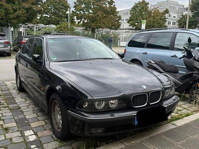 BMW 528