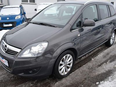 Grau Gebraucht 2014 Opel Zafira Family Van / Kleinbus | 5.700 € (Teuer)