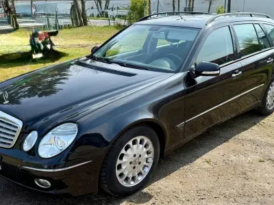 Używany Mercedes E280 Elegance 190 KM (139 kW) 2008 Czarny Sedan/Limuzyna