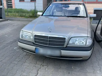 Gebraucht Mercedes C180 122 PS (89 kW) 1996 Grau Limousine