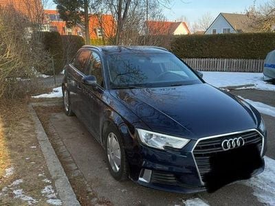 Blau Gebraucht 2018 Audi A3 Sport Limousine | 15.300 € (Fairer Preis)