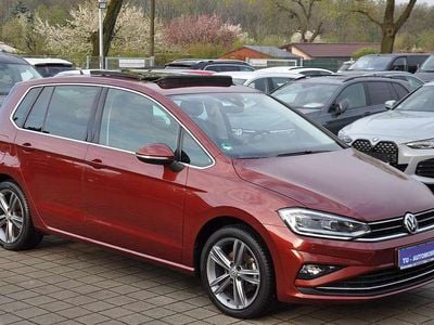 Second-hand VW Golf Sportsvan Highline 131 CP (96 kW) 2020 Roșu Monovolum